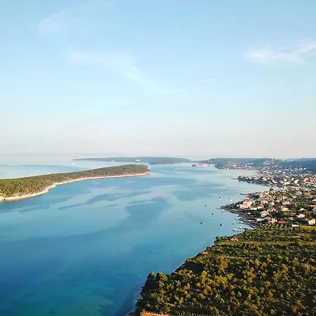 Daire With Parking Space Barbat, Rab - 22087